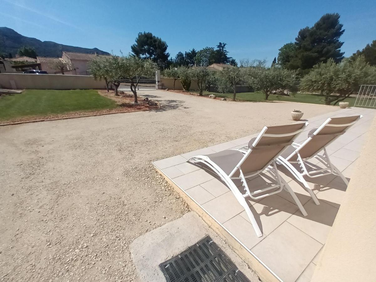 Robion en Luberon Le Jardin Des Tourterellesヴィラ エクステリア 写真