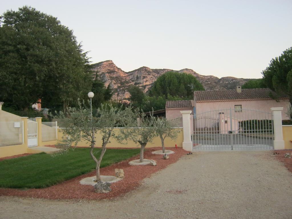 Robion en Luberon Le Jardin Des Tourterellesヴィラ エクステリア 写真